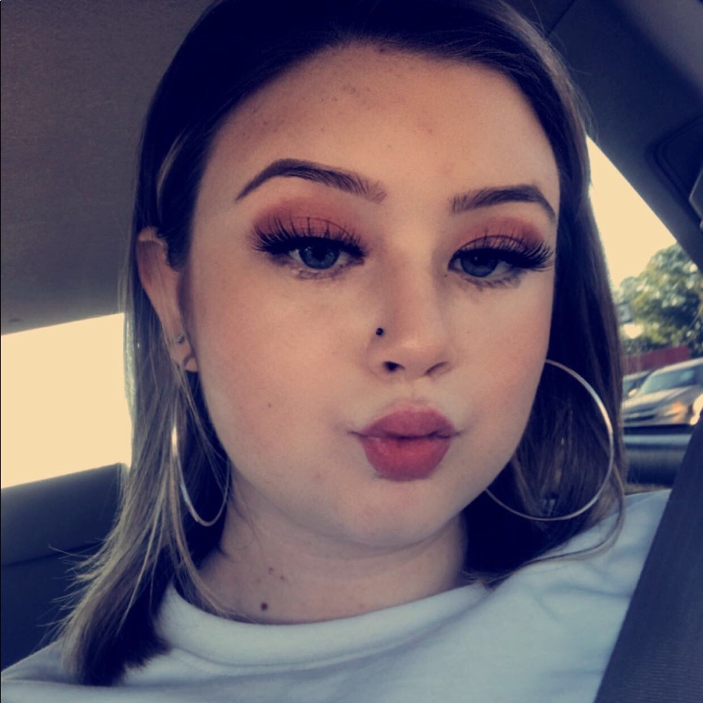 Meet your Posher, Jessica